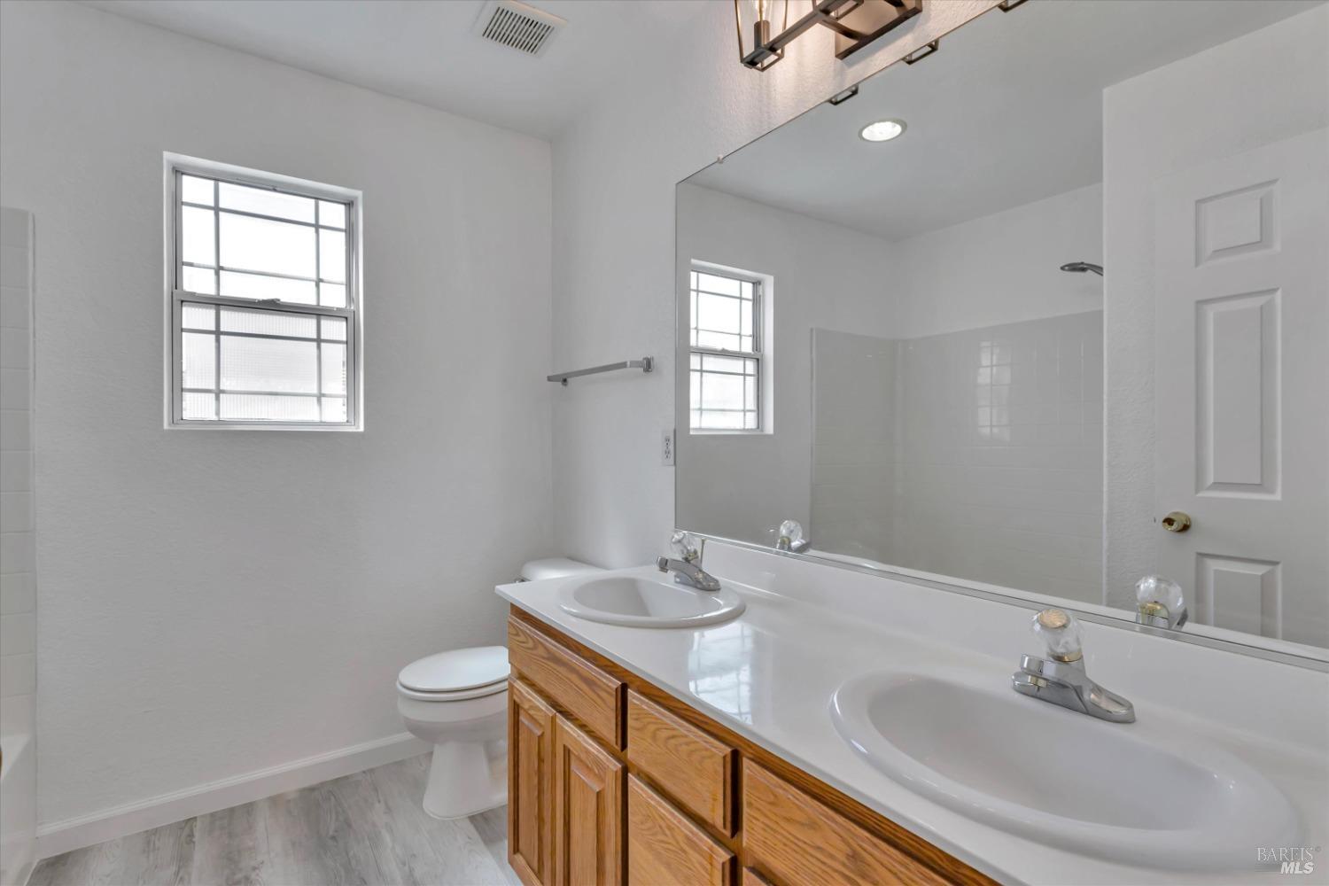 Detail Gallery Image 24 of 35 For 231 Roundhill Ct, Vacaville,  CA 95687 - 3 Beds | 2/1 Baths