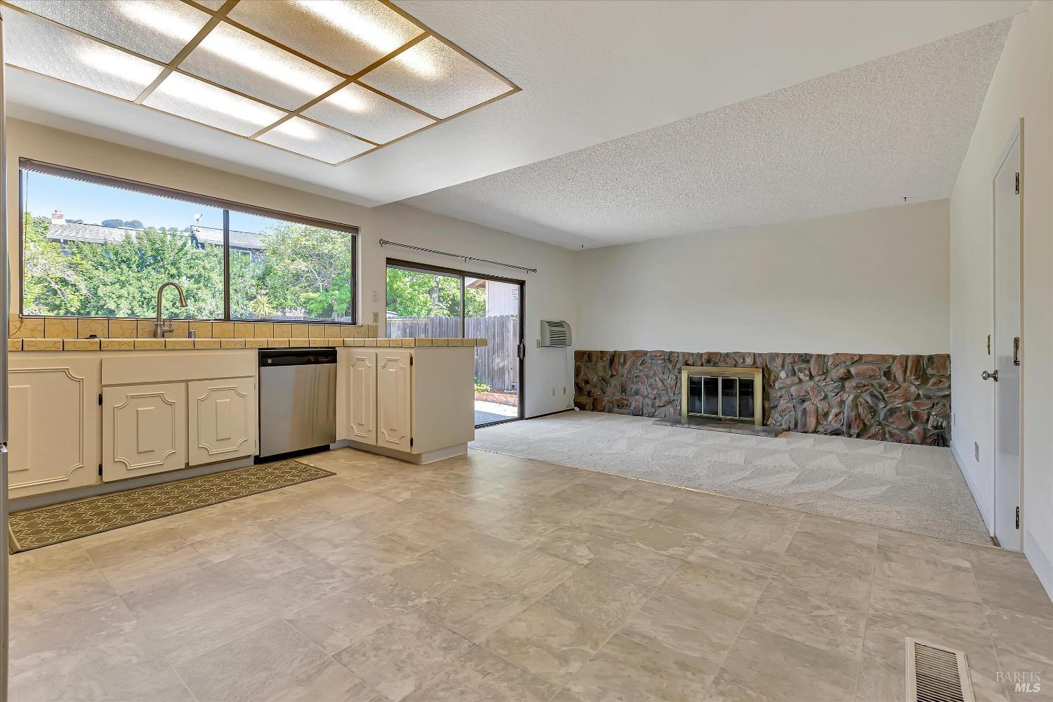 Detail Gallery Image 12 of 34 For 365 San Marin Dr, Novato,  CA 94945 - 3 Beds | 2 Baths