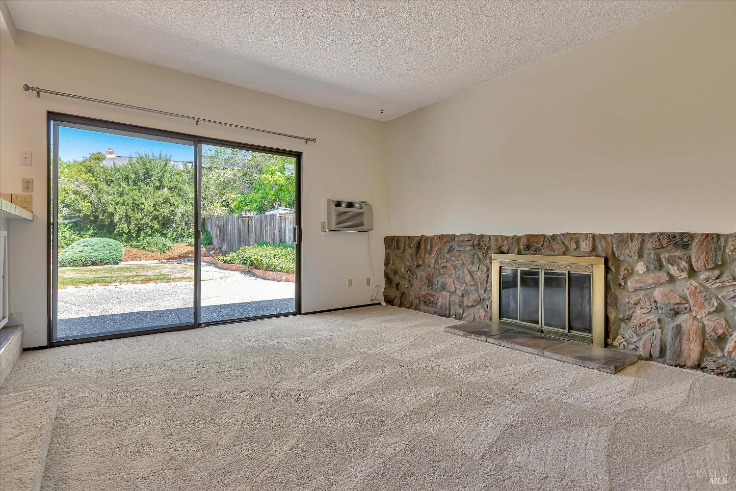 Detail Gallery Image 14 of 34 For 365 San Marin Dr, Novato,  CA 94945 - 3 Beds | 2 Baths