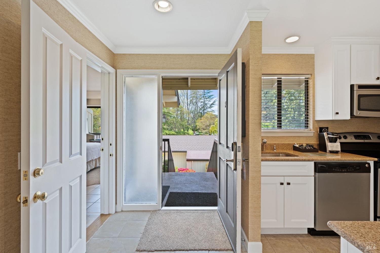 Detail Gallery Image 5 of 42 For 684 Cottage Dr, Napa,  CA 94558 - 2 Beds | 2 Baths