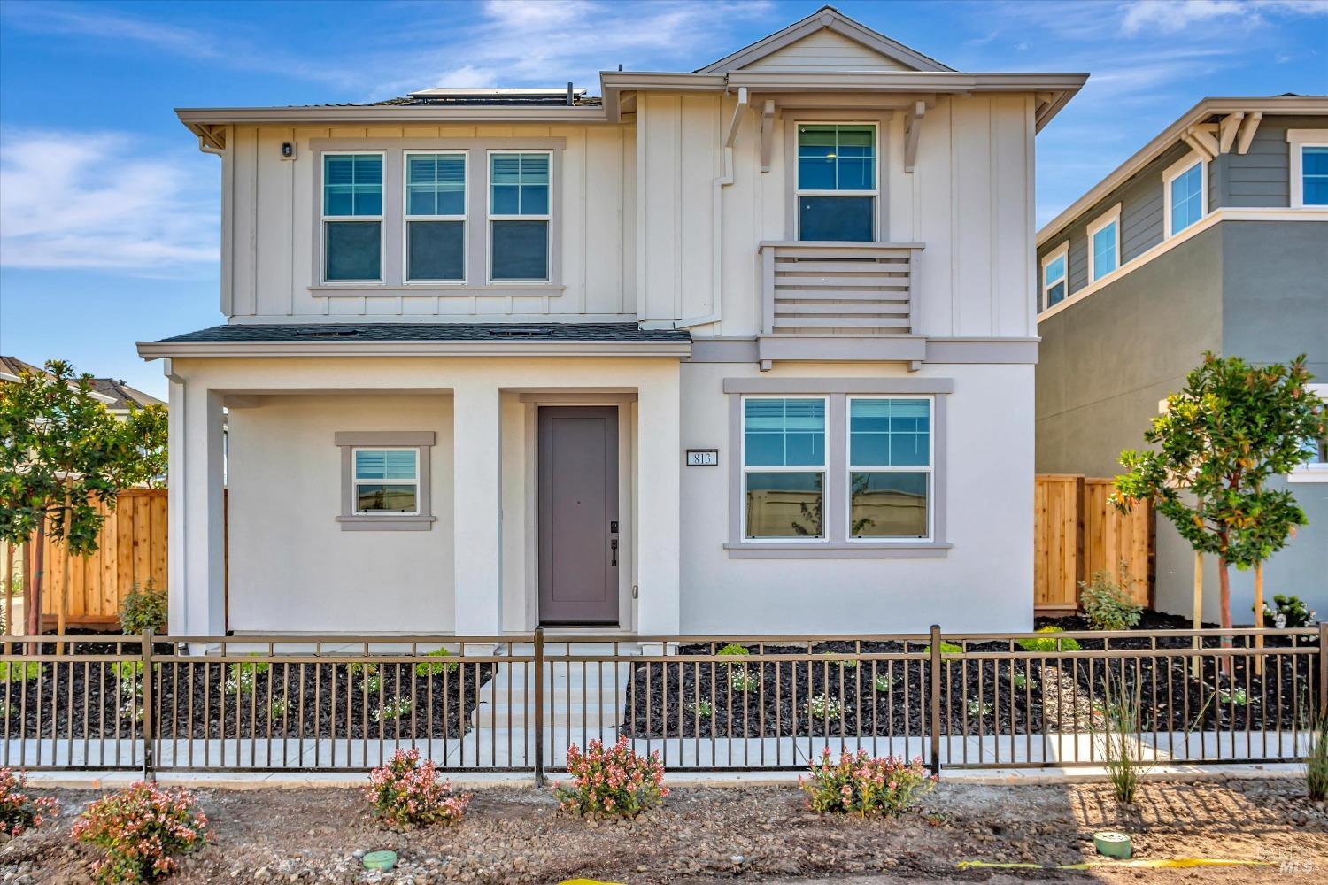 Detail Gallery Image 1 of 25 For 813 Starfish St, Suisun City,  CA 94585 - 3 Beds | 2/1 Baths