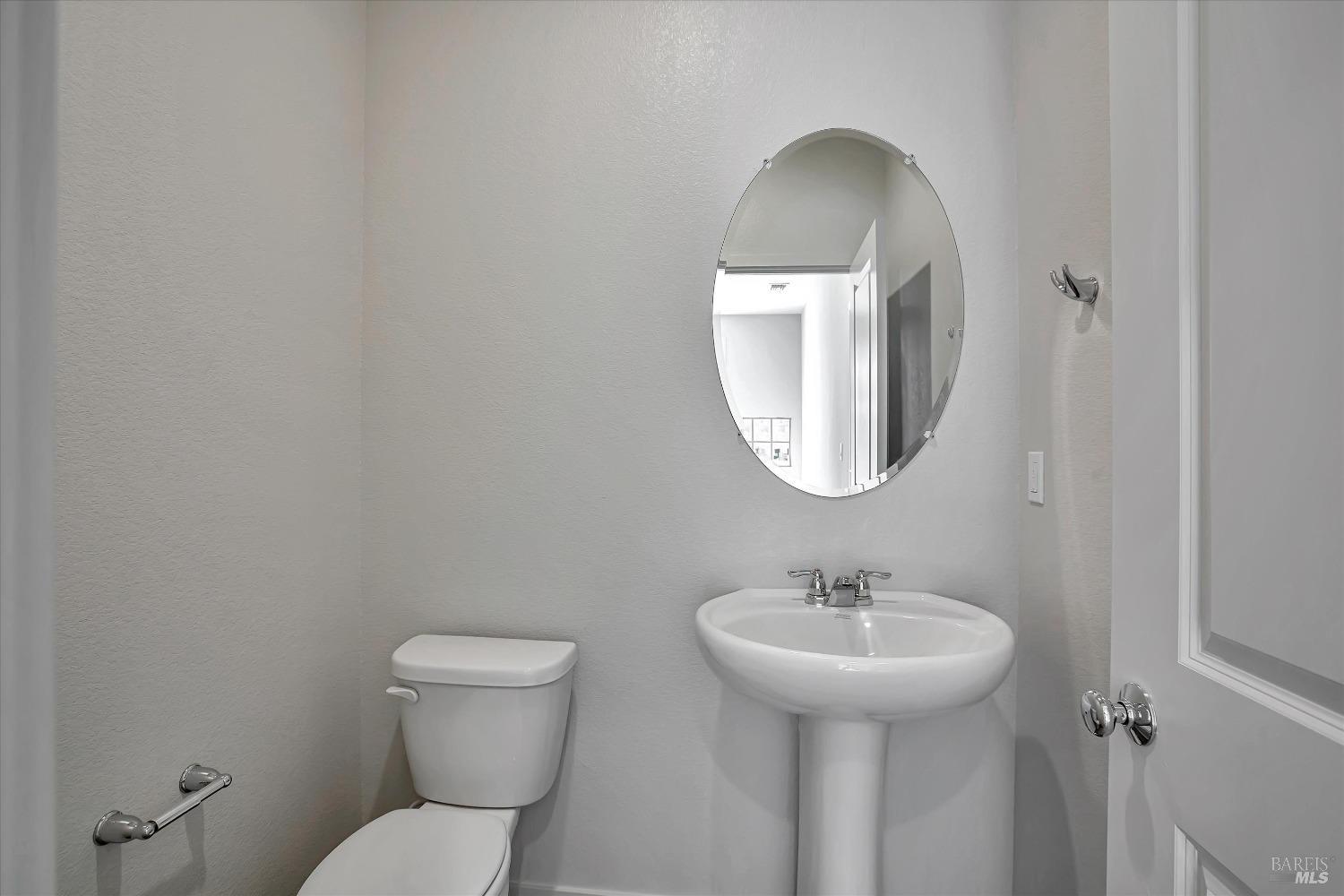 Detail Gallery Image 4 of 24 For 817 Starfish St, Suisun City,  CA 94585 - 3 Beds | 2/1 Baths