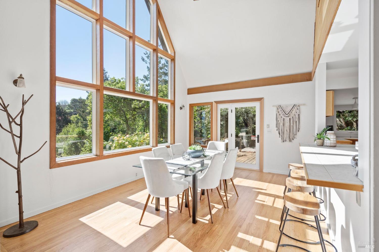 Detail Gallery Image 23 of 58 For 75 Morningsun Ave, Mill Valley,  CA 94941 - 4 Beds | 4 Baths