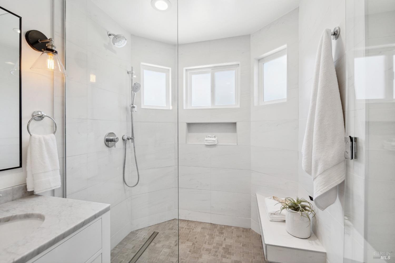 Detail Gallery Image 28 of 58 For 2 Tamal Vista Blvd, Corte Madera,  CA 94925 - 3 Beds | 2/1 Baths