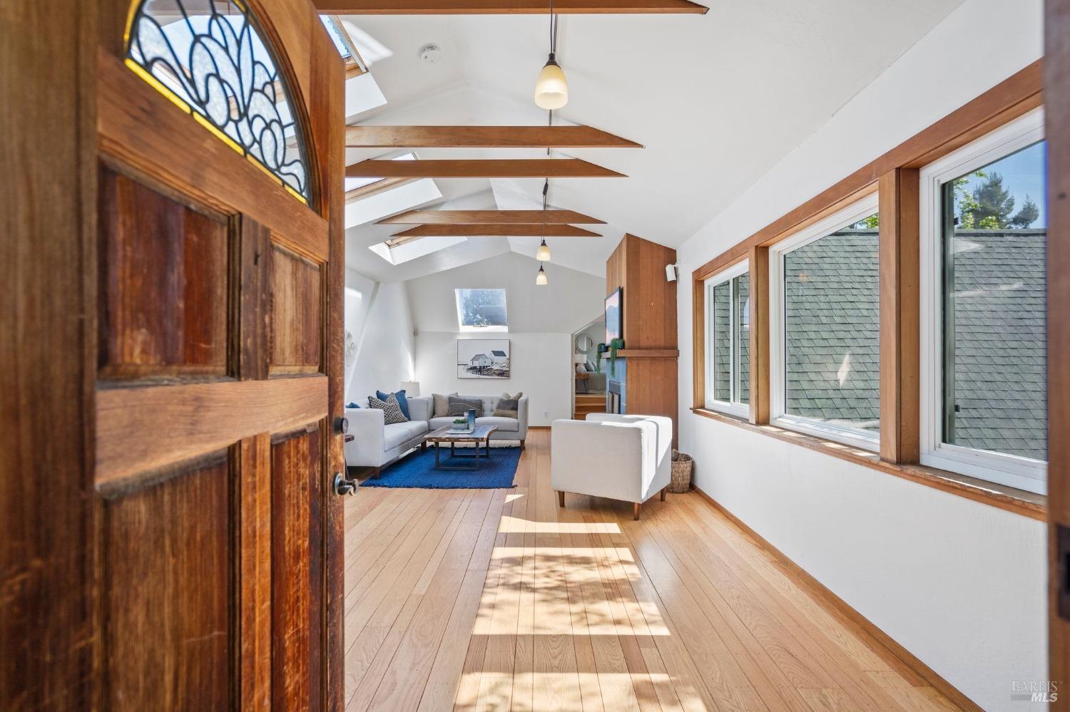 Detail Gallery Image 6 of 58 For 75 Morningsun Ave, Mill Valley,  CA 94941 - 4 Beds | 4 Baths