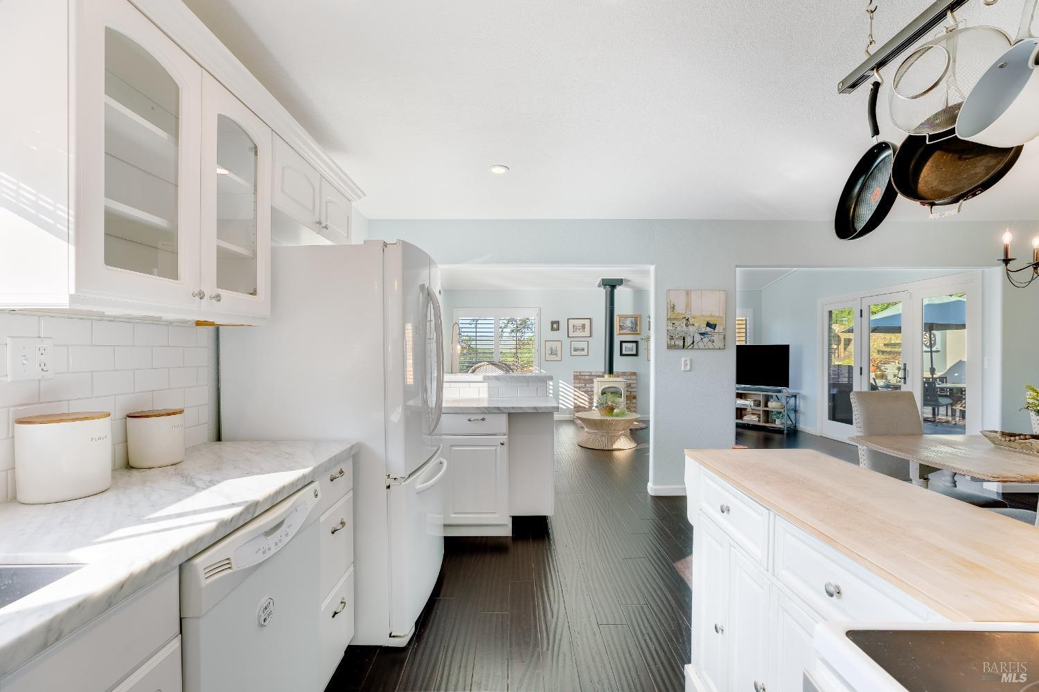 Detail Gallery Image 18 of 54 For 160 Carlisle Way, Benicia,  CA 94510 - 3 Beds | 1/1 Baths