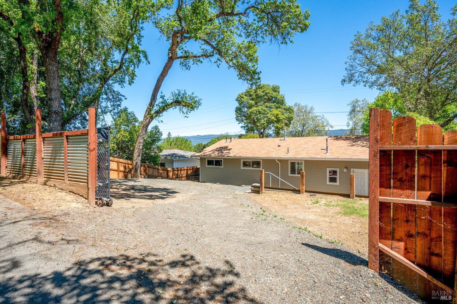 Detail Gallery Image 21 of 24 For 208 Rosemary Ln, Ukiah,  CA 95482 - 4 Beds | 2 Baths