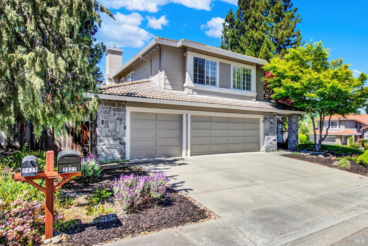 Detail Gallery Image 13 of 99 For 2427 Las Hadas Ct, Fairfield,  CA 94534 - 4 Beds | 2/1 Baths