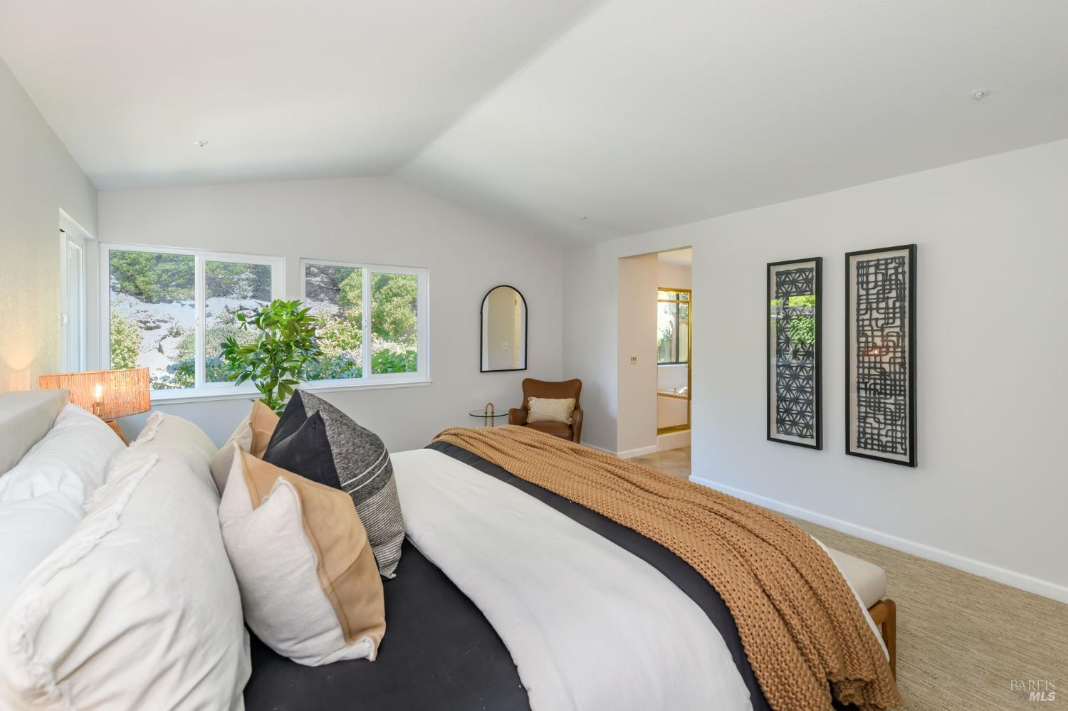 Detail Gallery Image 25 of 41 For 473 Fieldstone Dr, Novato,  CA 94945 - 4 Beds | 2 Baths