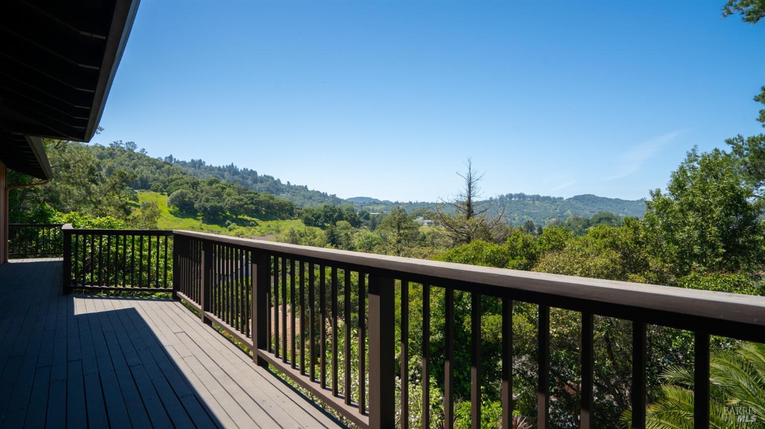 Detail Gallery Image 13 of 63 For 12 Carmel Ct, San Rafael,  CA 94903 - 4 Beds | 3 Baths