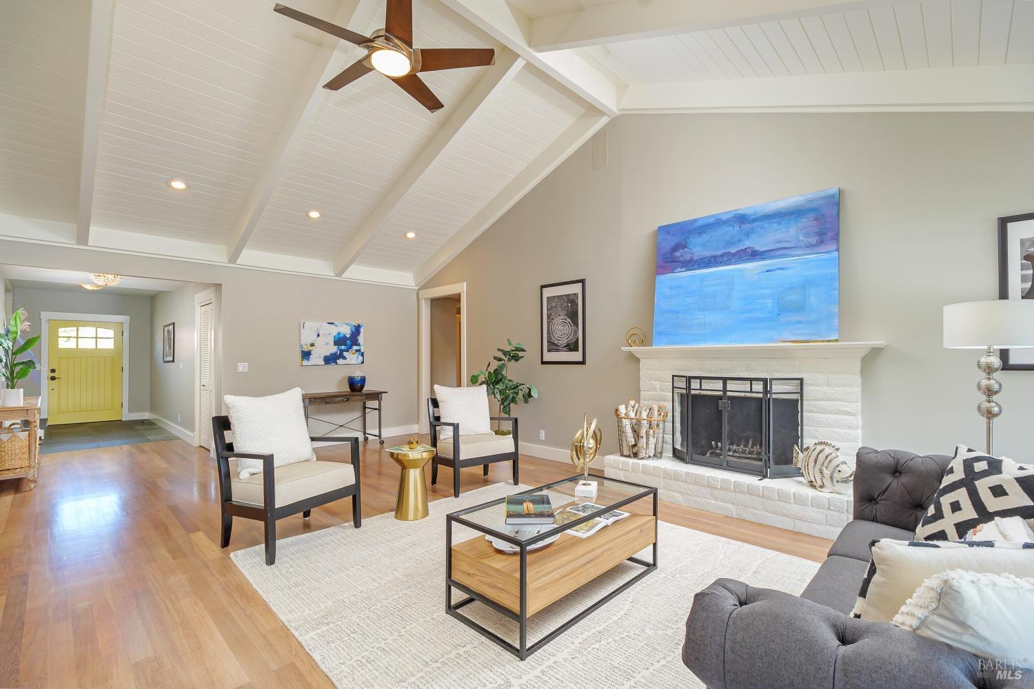 Detail Gallery Image 8 of 36 For 24 Corte Del Bayo Ct, Larkspur,  CA 94939 - 4 Beds | 3/1 Baths