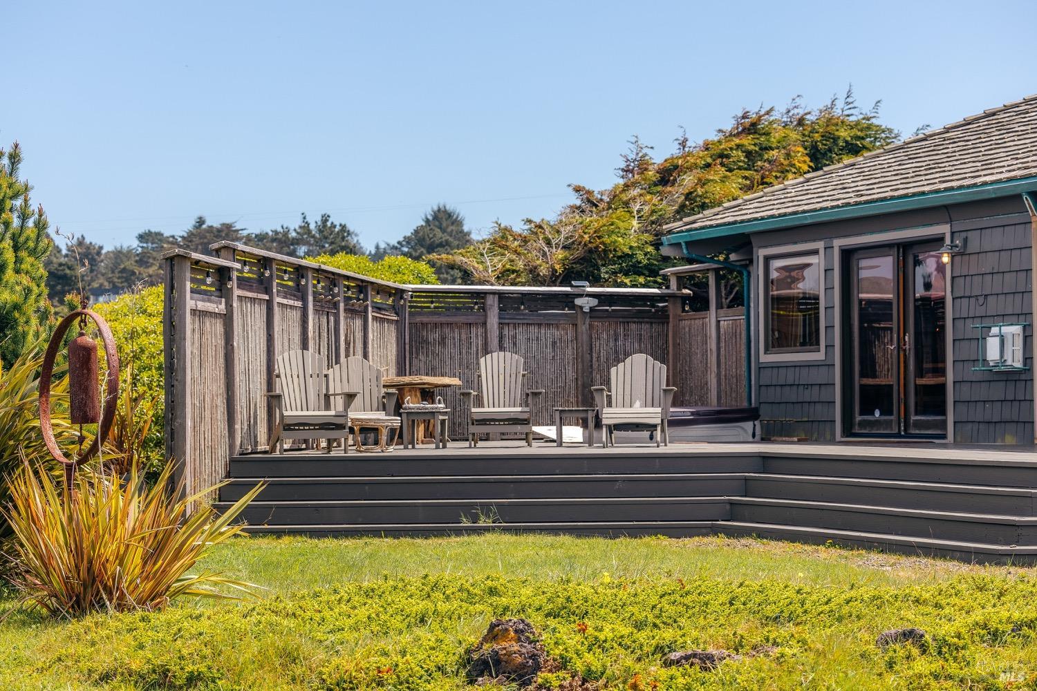 Detail Gallery Image 43 of 48 For 45520 Otter Point Cir, Mendocino,  CA 95460 - 3 Beds | 2 Baths