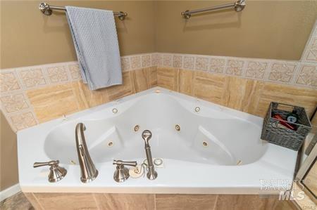 Detail Gallery Image 21 of 38 For 13801 Lakeshore Dr, Clearlake,  CA 95422 - 3 Beds | 2 Baths
