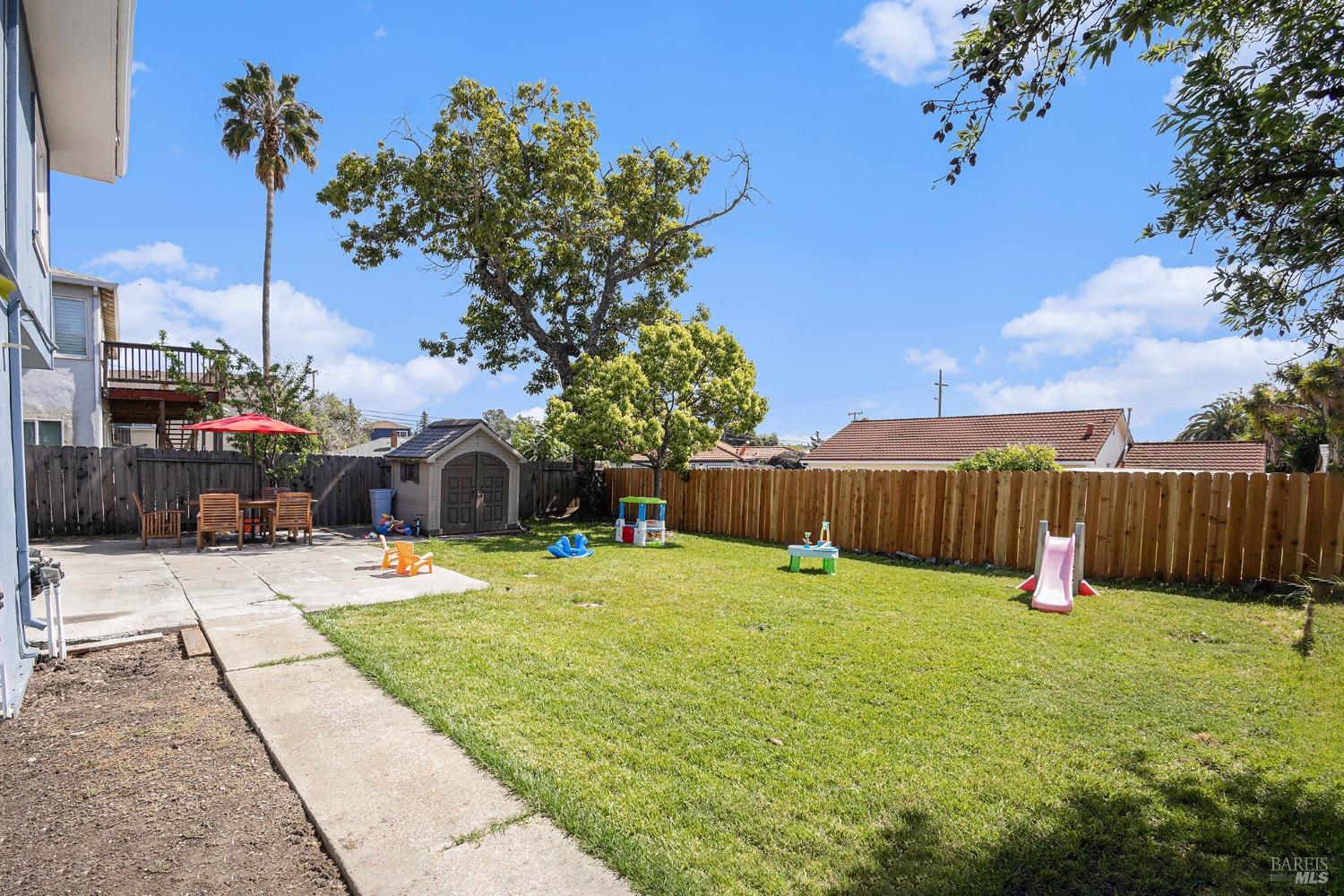Detail Gallery Image 35 of 43 For 16925 Los Banos St, San Leandro,  CA 94578 - 5 Beds | 2 Baths