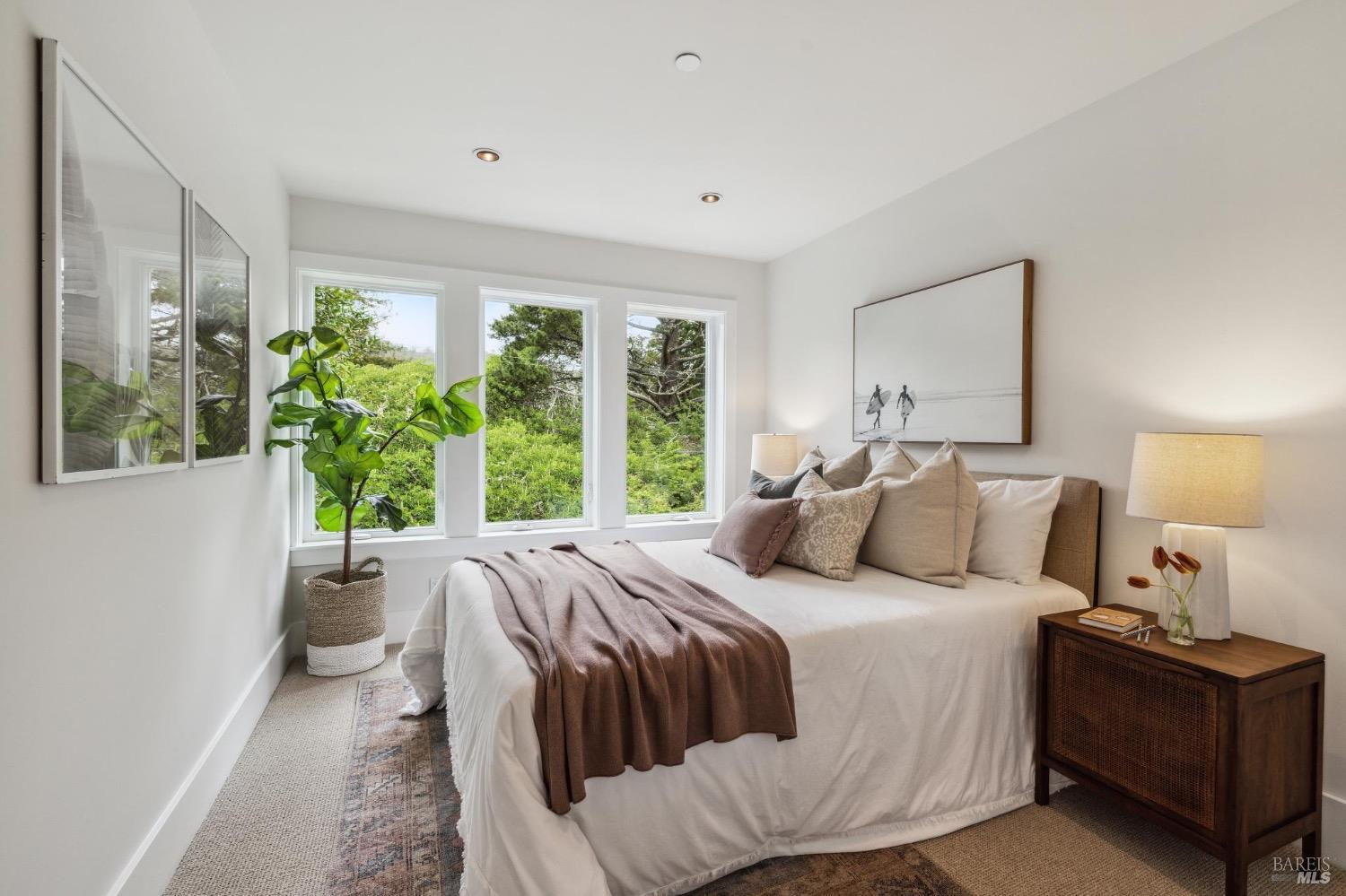 Detail Gallery Image 23 of 41 For 575 Marin Ave, Mill Valley,  CA 94941 - 4 Beds | 2 Baths