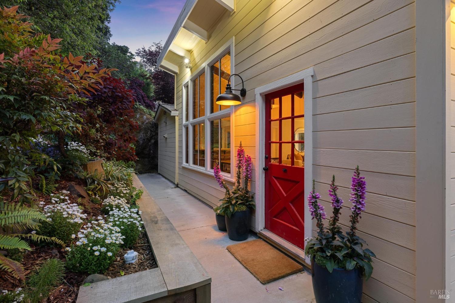 Detail Gallery Image 35 of 41 For 575 Marin Ave, Mill Valley,  CA 94941 - 4 Beds | 2 Baths