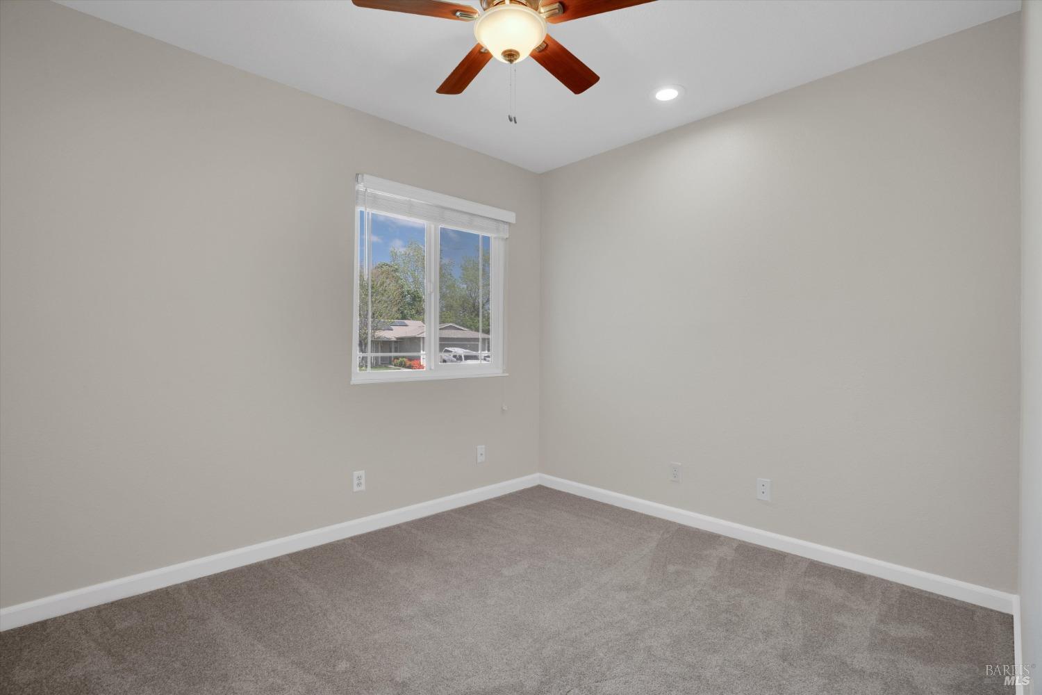 Detail Gallery Image 12 of 30 For 160 Sherwood Ct, Vacaville,  CA 95687 - 4 Beds | 2 Baths