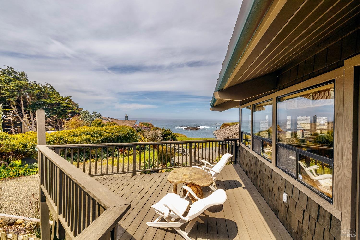Detail Gallery Image 7 of 48 For 45520 Otter Point Cir, Mendocino,  CA 95460 - 3 Beds | 2 Baths