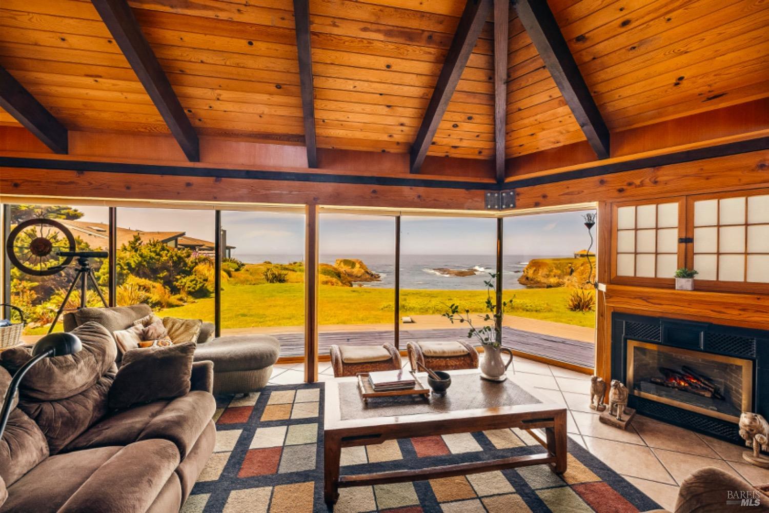 Detail Gallery Image 12 of 48 For 45520 Otter Point Cir, Mendocino,  CA 95460 - 3 Beds | 2 Baths