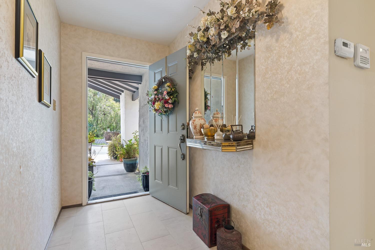 Detail Gallery Image 9 of 35 For 519 Hastings Dr, Benicia,  CA 94510 - 3 Beds | 2 Baths