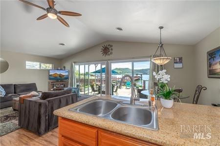 Detail Gallery Image 11 of 38 For 13801 Lakeshore Dr, Clearlake,  CA 95422 - 3 Beds | 2 Baths