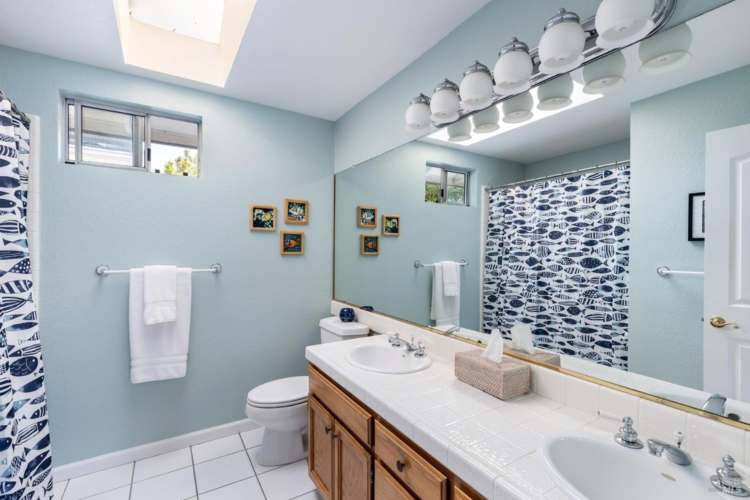 Detail Gallery Image 21 of 30 For 9559 Vancouver Ln, Windsor,  CA 95492 - 4 Beds | 2/1 Baths