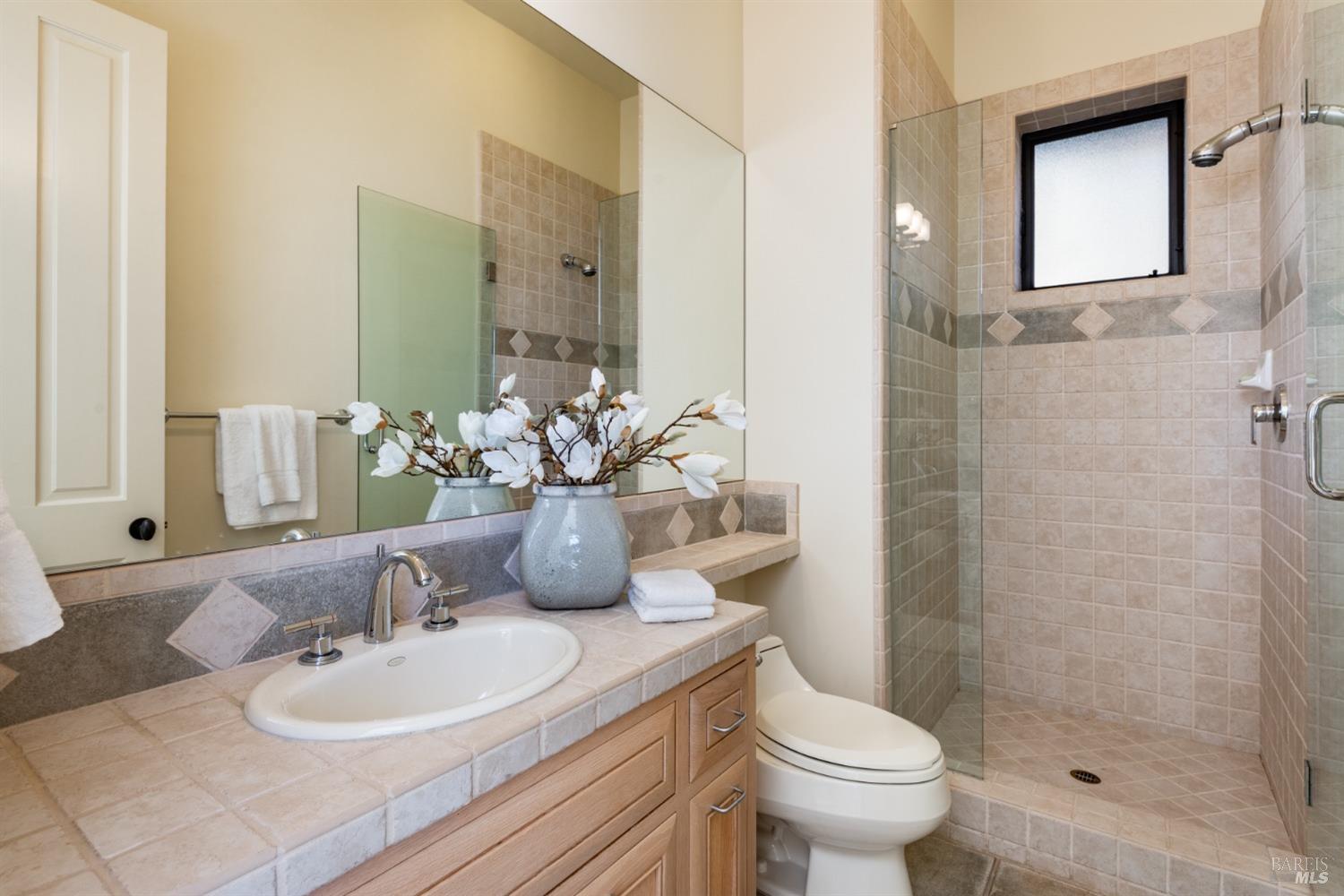 Detail Gallery Image 76 of 95 For 950 Shiloh Vis, Santa Rosa,  CA 95403 - 4 Beds | 6/2 Baths