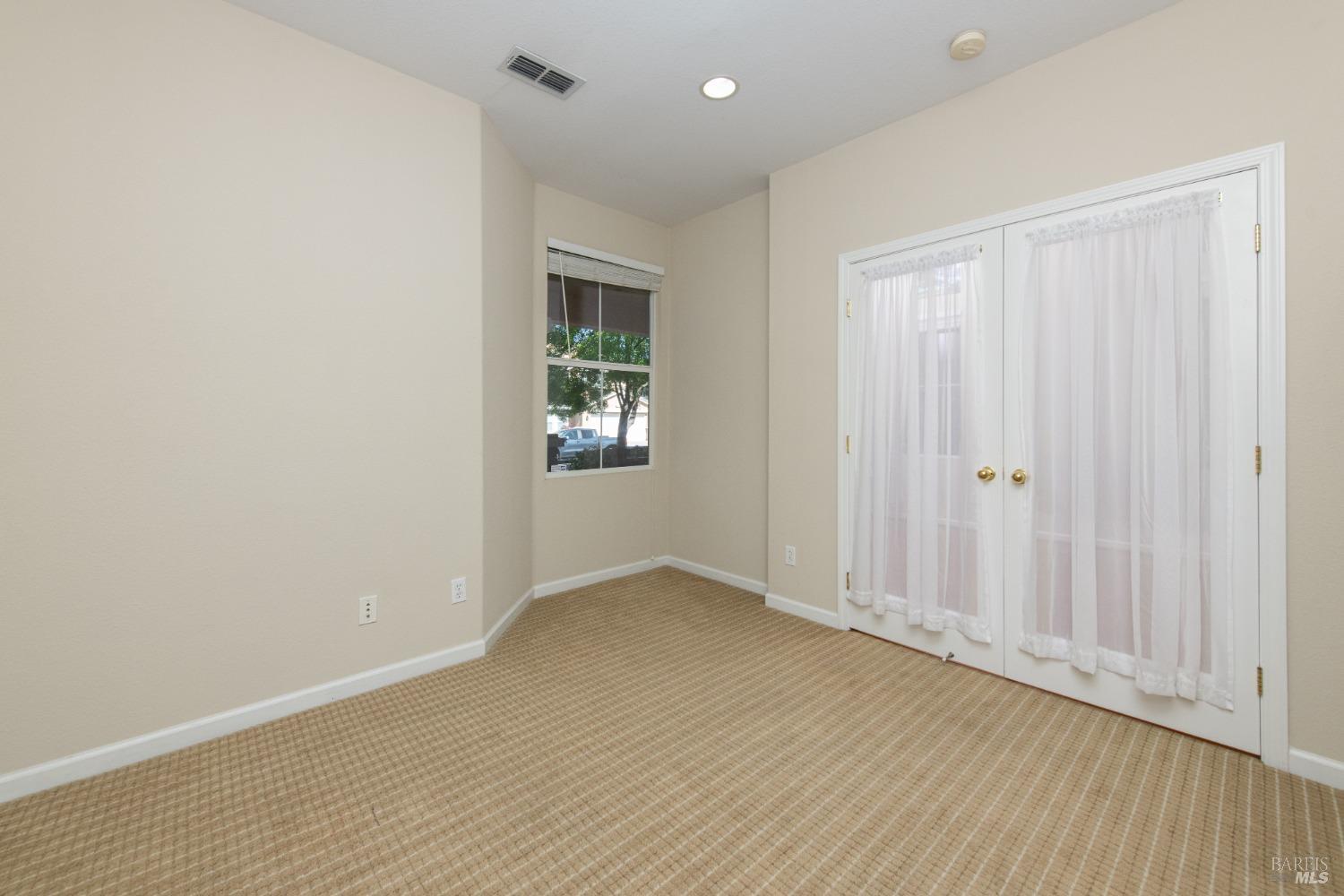 Detail Gallery Image 16 of 65 For 2917 Lakefront Ct, Fairfield,  CA 94533 - 3 Beds | 2 Baths