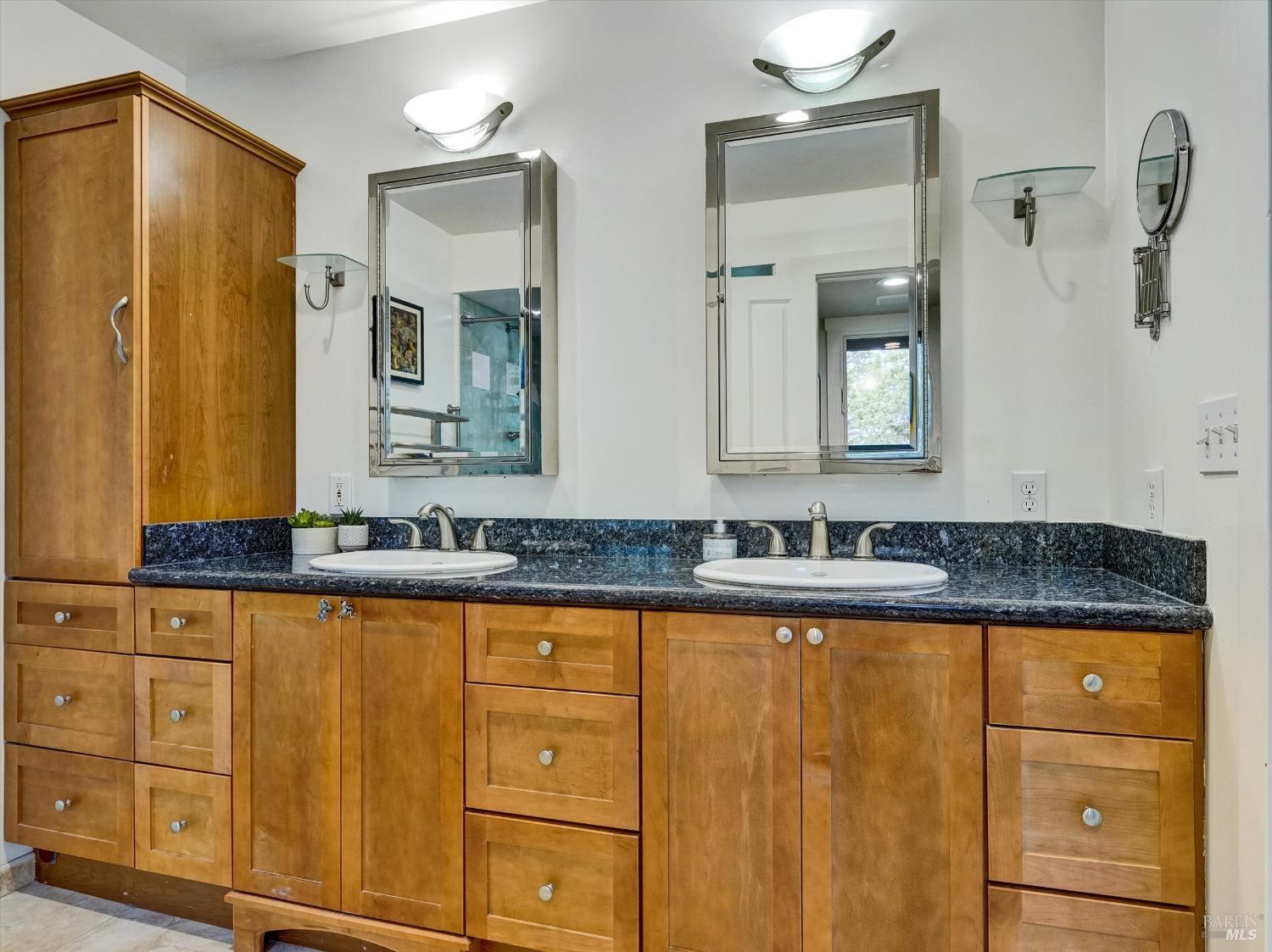 Detail Gallery Image 21 of 45 For 6 Dover Ct, Orinda,  CA 94563 - 4 Beds | 2/1 Baths