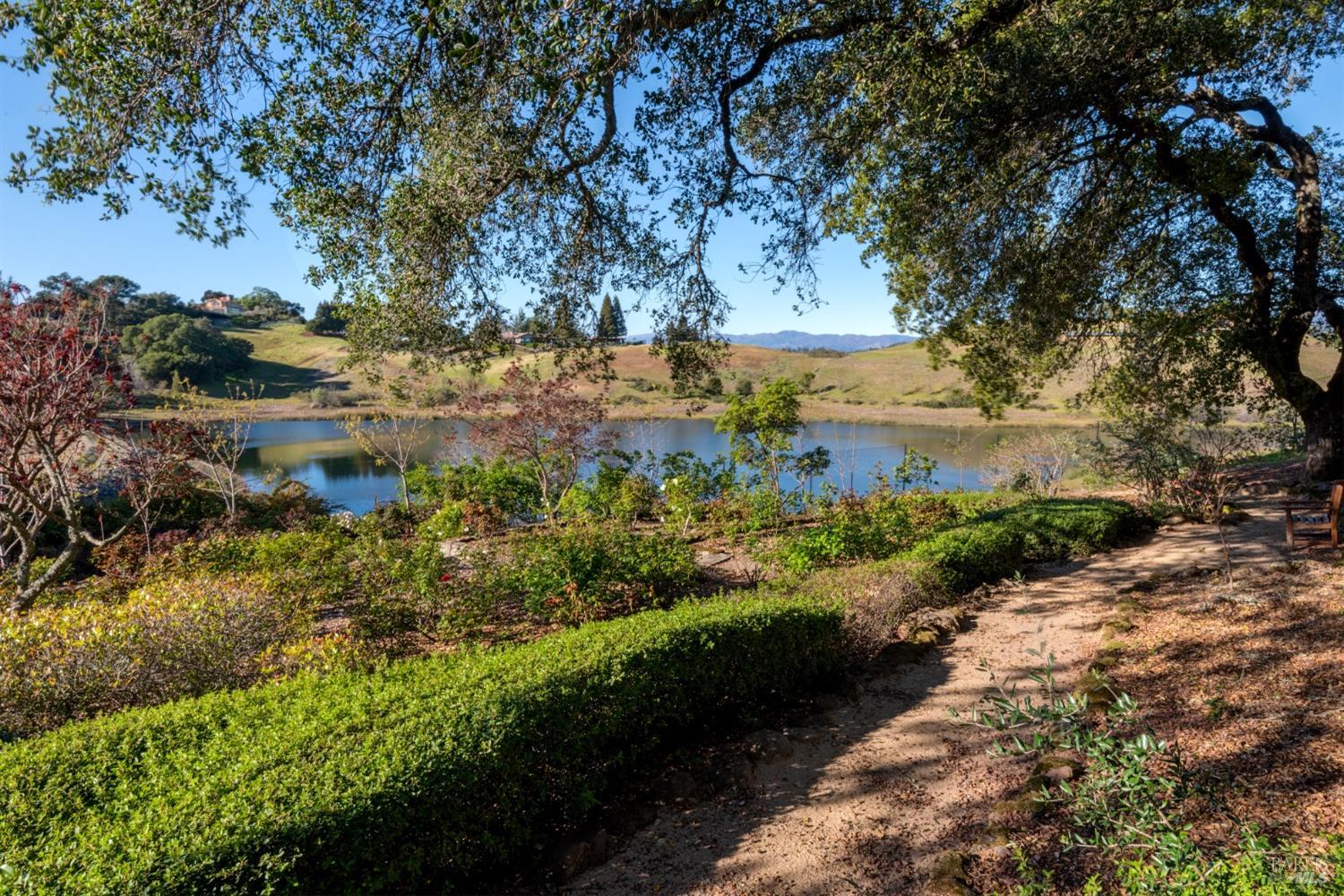 Detail Gallery Image 92 of 95 For 950 Shiloh Vis, Santa Rosa,  CA 95403 - 4 Beds | 6/2 Baths