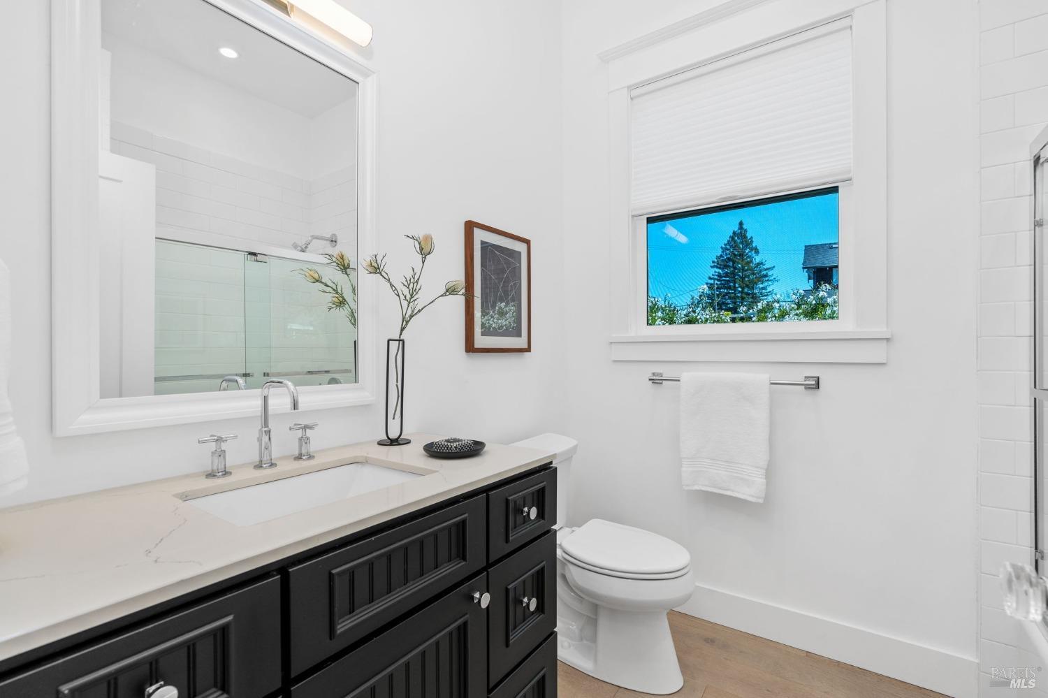 Detail Gallery Image 20 of 38 For 1828 Pine St, Napa,  CA 94559 - 2 Beds | 2 Baths
