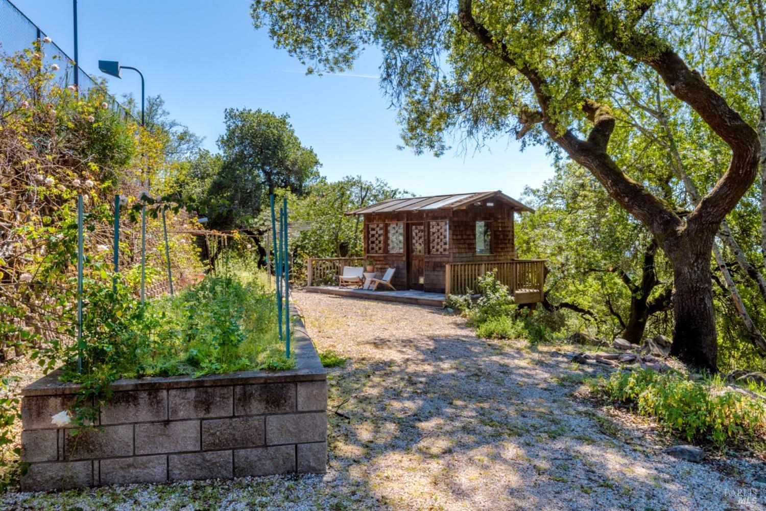 Detail Gallery Image 77 of 95 For 950 Shiloh Vis, Santa Rosa,  CA 95403 - 4 Beds | 6/2 Baths