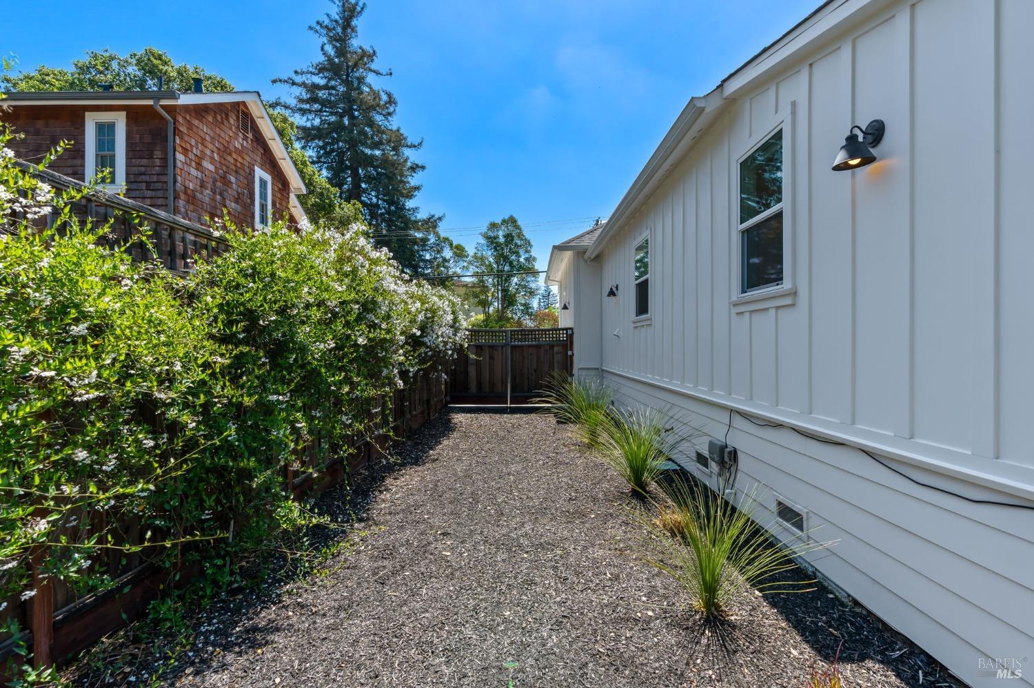 Detail Gallery Image 35 of 38 For 1828 Pine St, Napa,  CA 94559 - 2 Beds | 2 Baths