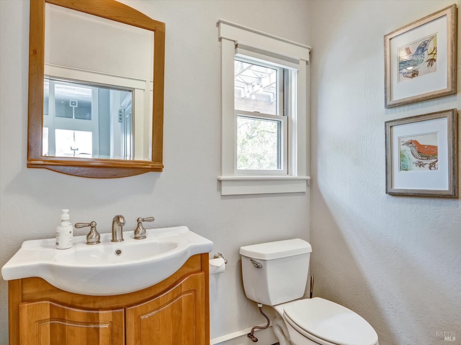 Detail Gallery Image 9 of 45 For 6 Dover Ct, Orinda,  CA 94563 - 4 Beds | 2/1 Baths