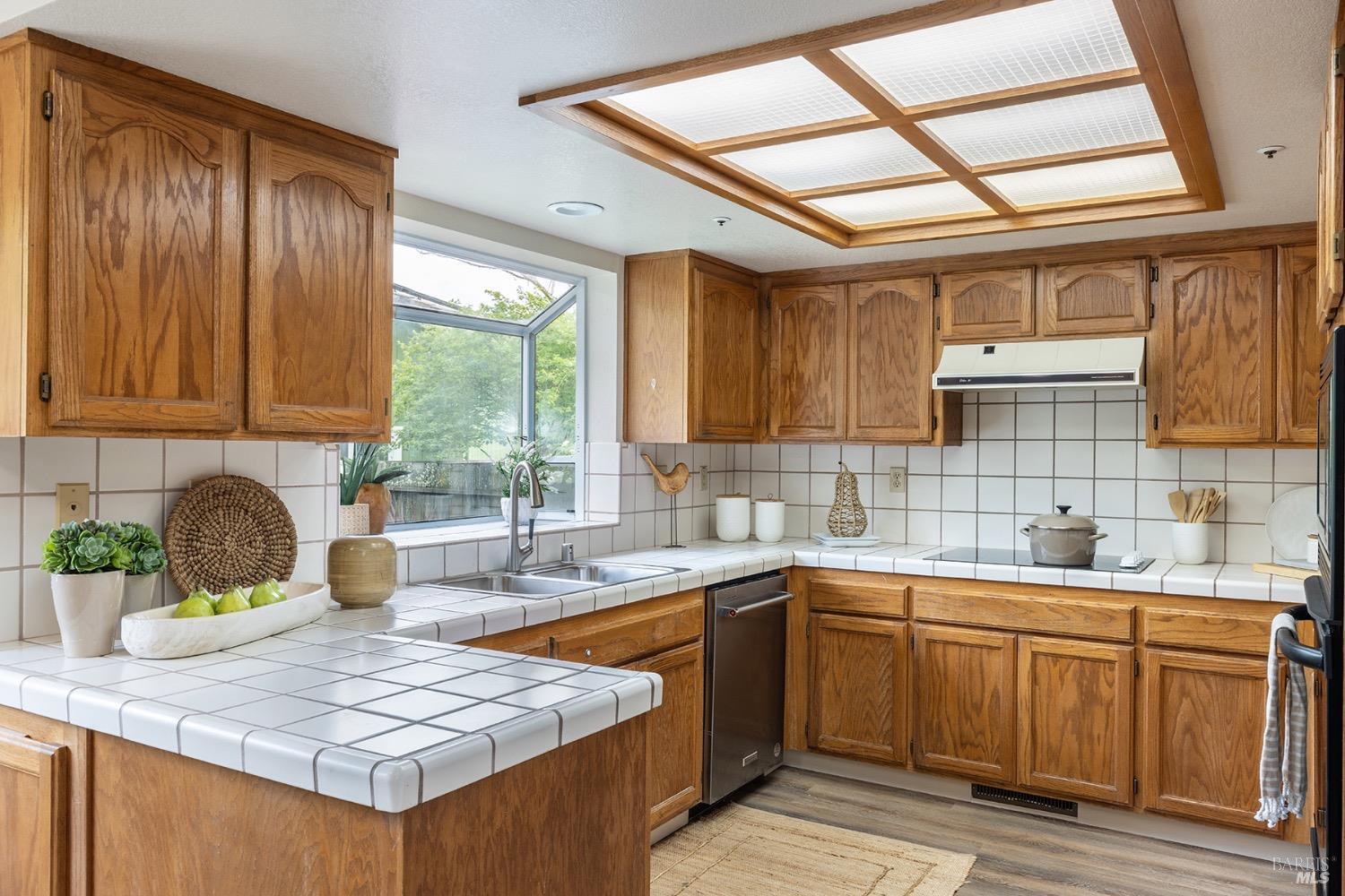 Detail Gallery Image 21 of 48 For 5 Abbey Ct, Napa,  CA 94558 - 4 Beds | 2/1 Baths