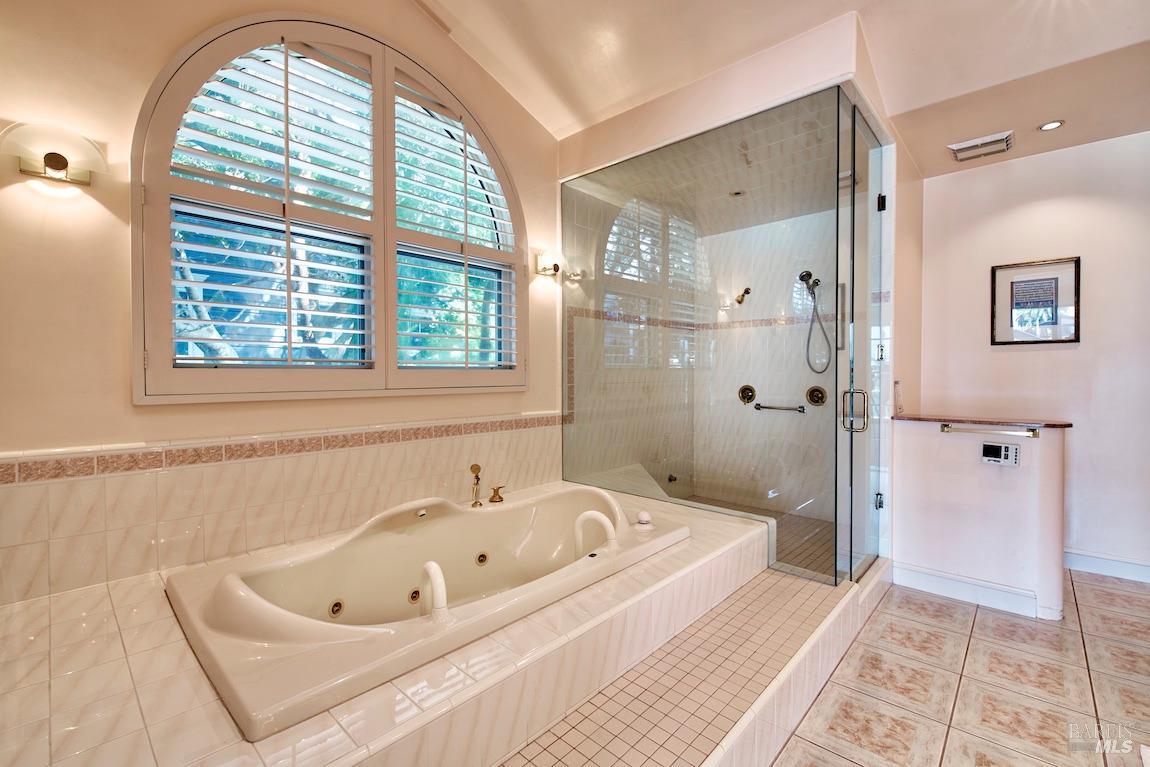 Detail Gallery Image 31 of 47 For 88 Trinidad Dr, Tiburon,  CA 94920 - 3 Beds | 2/1 Baths