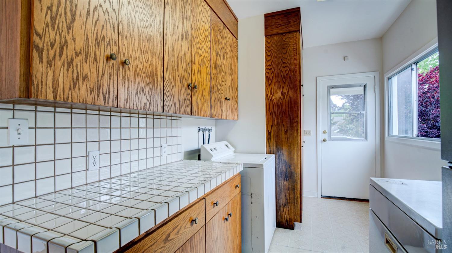 Detail Gallery Image 16 of 73 For 31 Belle Ave, San Anselmo,  CA 94960 - 3 Beds | 1/1 Baths