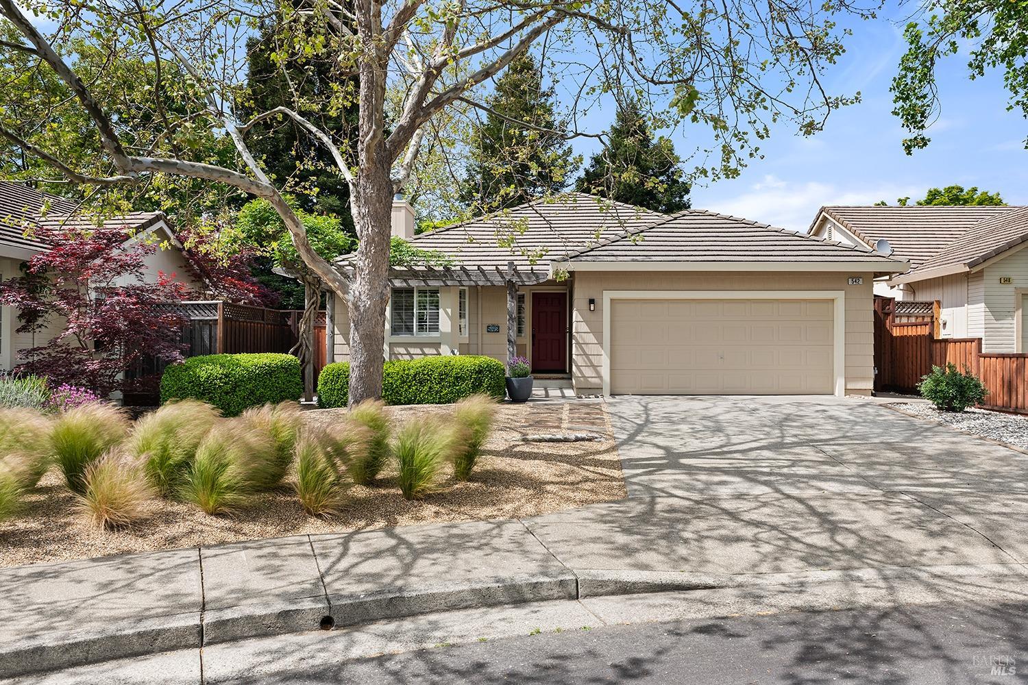 Photo of 542 Cockspur Ct in Windsor, CA