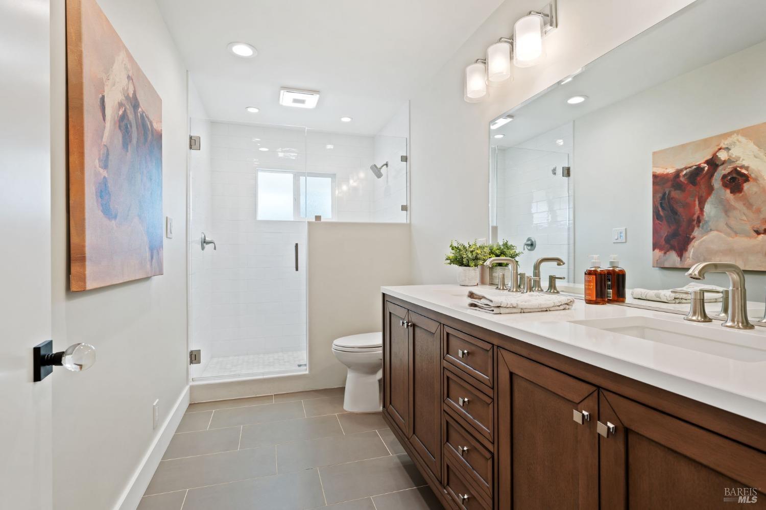 Detail Gallery Image 34 of 61 For 7 Gleneagle Cir, Napa,  CA 94558 - 6 Beds | 4/1 Baths