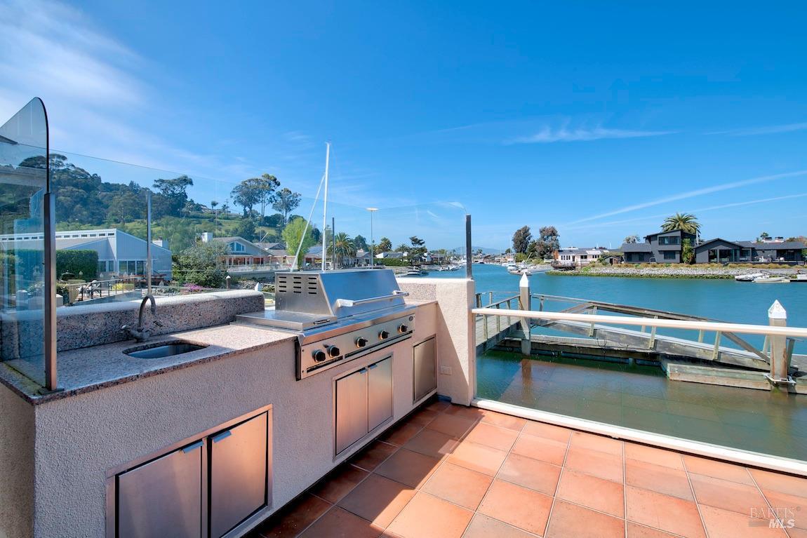 Detail Gallery Image 21 of 47 For 88 Trinidad Dr, Tiburon,  CA 94920 - 3 Beds | 2/1 Baths