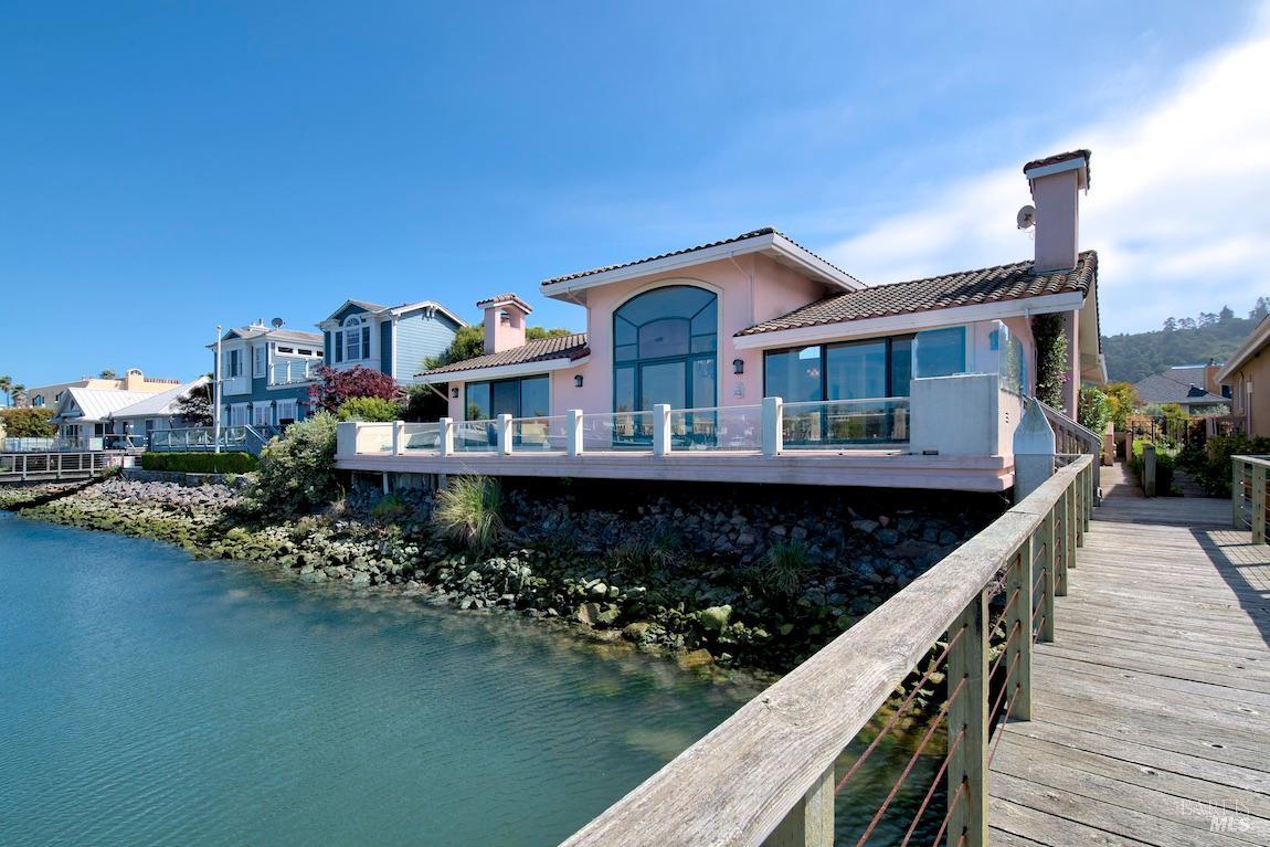 Detail Gallery Image 23 of 47 For 88 Trinidad Dr, Tiburon,  CA 94920 - 3 Beds | 2/1 Baths