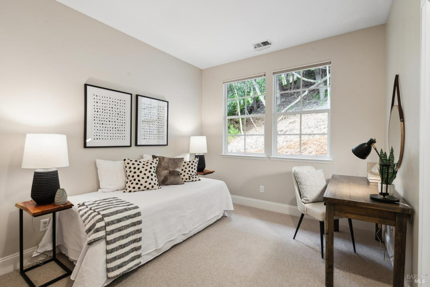 Detail Gallery Image 25 of 27 For 508 Blue Jay Way, Mill Valley,  CA 94941 - 4 Beds | 2/1 Baths
