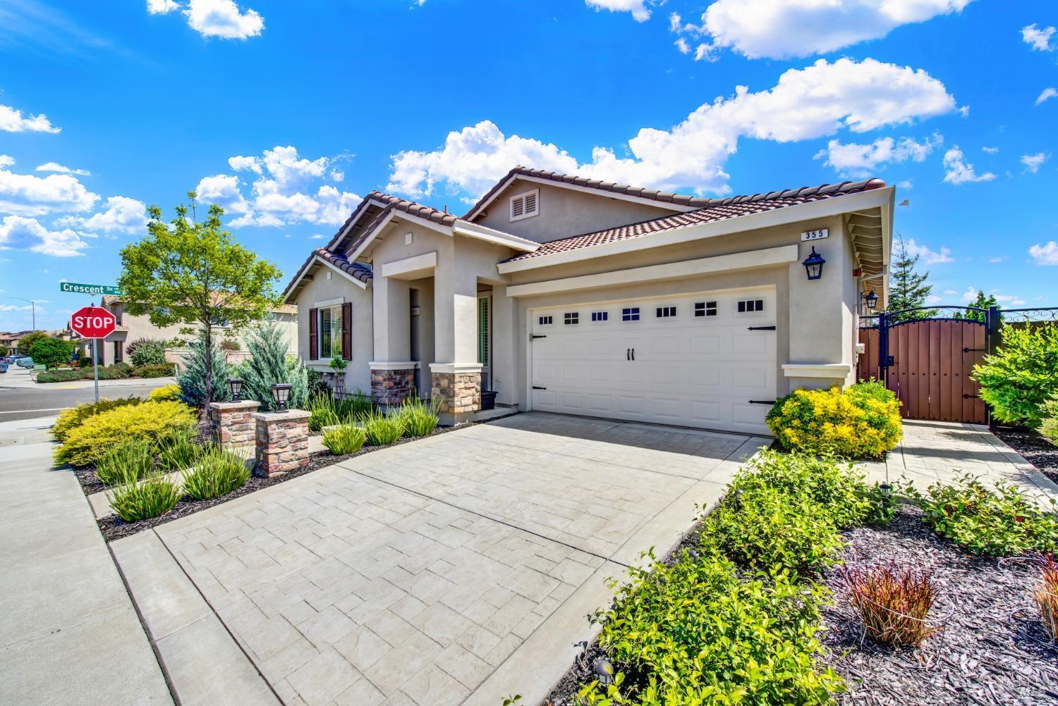 Detail Gallery Image 2 of 54 For 355 Epic St, Vacaville,  CA 95688 - 3 Beds | 2 Baths