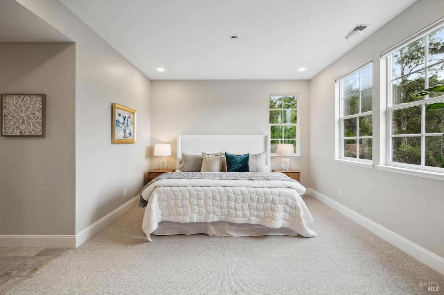 Detail Gallery Image 17 of 27 For 508 Blue Jay Way, Mill Valley,  CA 94941 - 4 Beds | 2/1 Baths