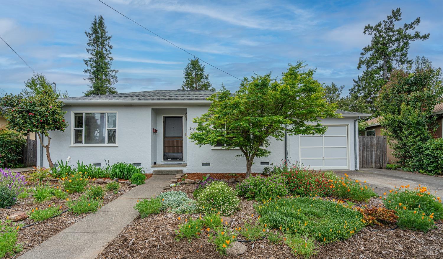 Detail Gallery Image 1 of 1 For 1912 Will Scarlet Ln, Santa Rosa,  CA 95405 - 2 Beds | 1 Baths