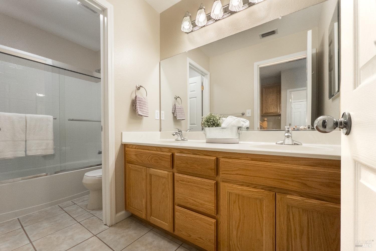 Detail Gallery Image 35 of 65 For 2917 Lakefront Ct, Fairfield,  CA 94533 - 3 Beds | 2 Baths