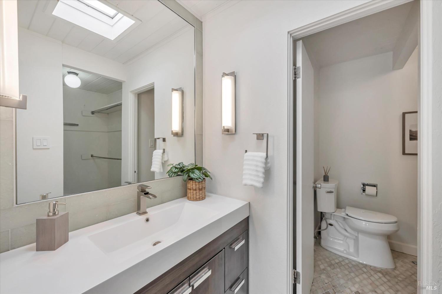 Detail Gallery Image 29 of 49 For 25 Rubicon Ct, San Rafael,  CA 94903 - 4 Beds | 2 Baths