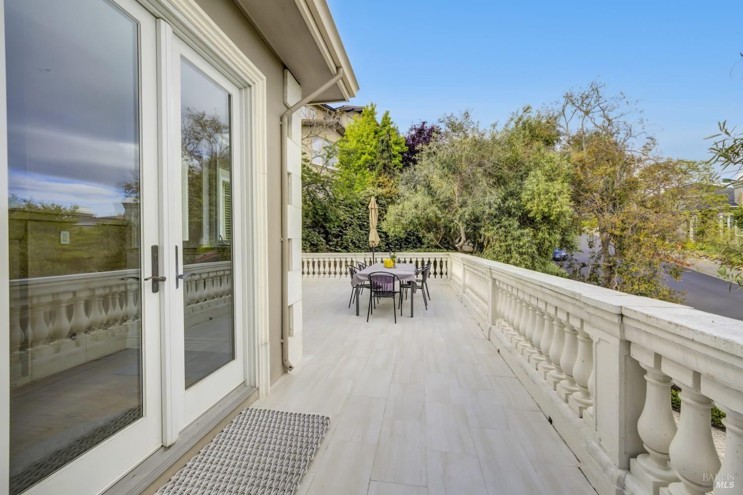 Detail Gallery Image 27 of 72 For 81 Vista Del Sol Unkn, Mill Valley,  CA 94941 - 5 Beds | 5/1 Baths