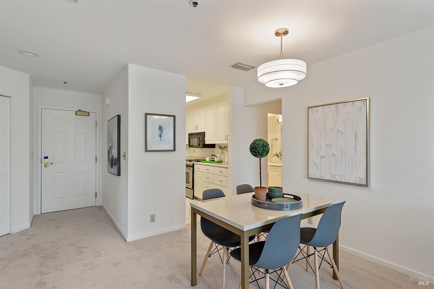 Detail Gallery Image 9 of 38 For 100 Thorndale Dr #149,  San Rafael,  CA 94903 - 2 Beds | 2 Baths