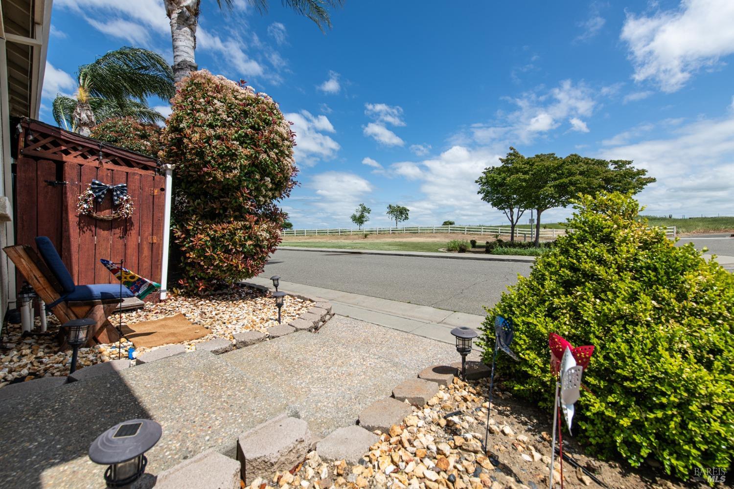 Detail Gallery Image 7 of 62 For 1641 Hickam Cir, Suisun City,  CA 94585 - 4 Beds | 2 Baths